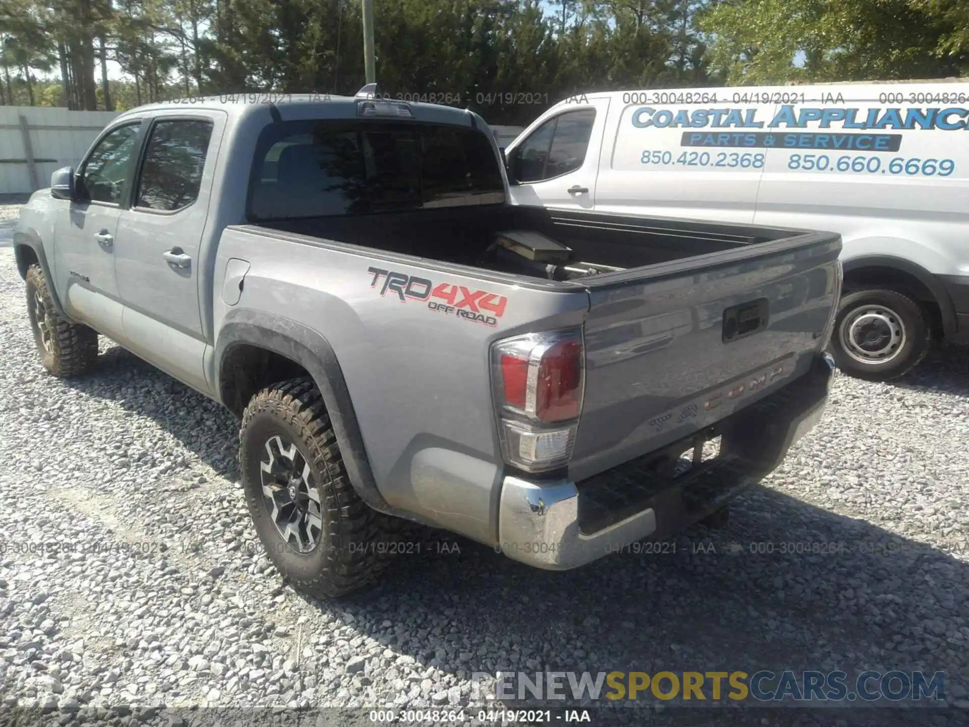 3 Photograph of a damaged car 5TFCZ5AN9MX255706 TOYOTA TACOMA 4WD 2021