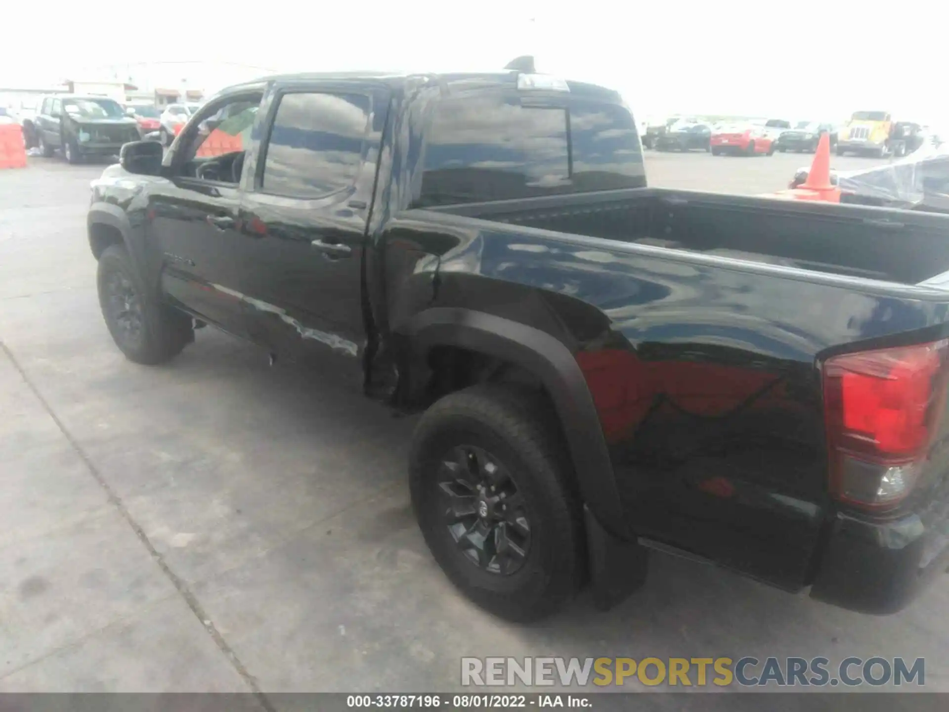 6 Photograph of a damaged car 5TFCZ5ANXMX278542 TOYOTA TACOMA 4WD 2021