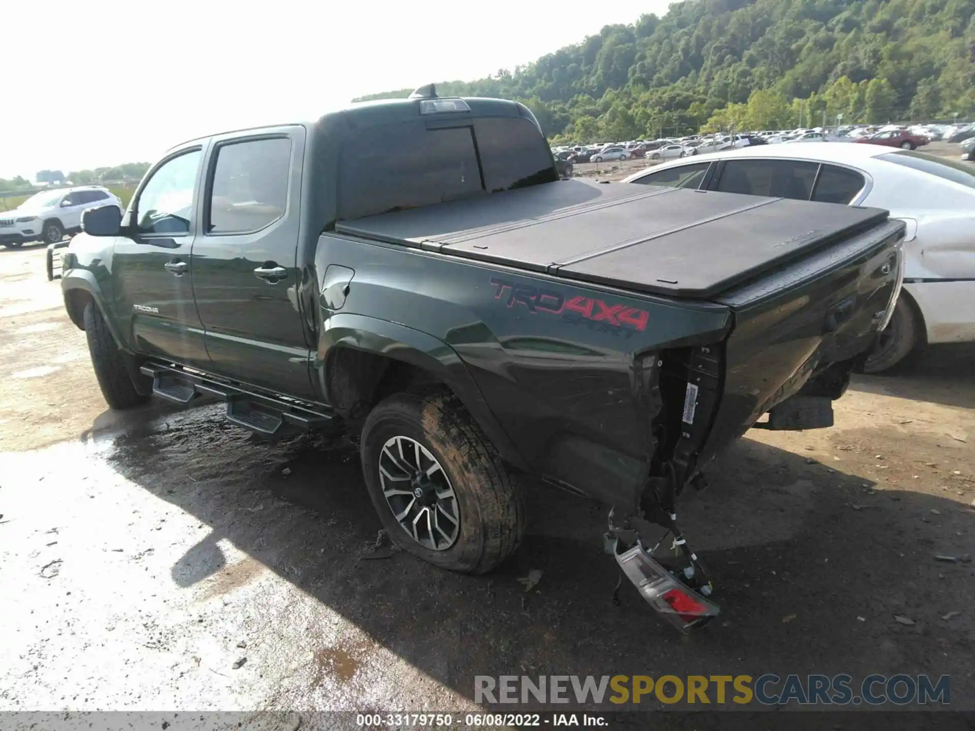 3 Photograph of a damaged car 3TMCZ5AN2NM468214 TOYOTA TACOMA 4WD 2022