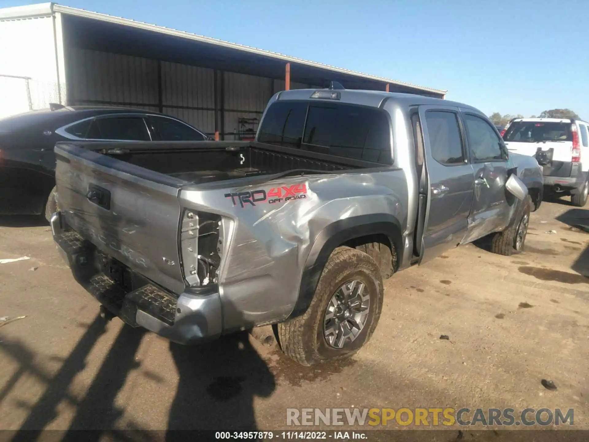 4 Photograph of a damaged car 3TMCZ5AN3NM503973 TOYOTA TACOMA 4WD 2022