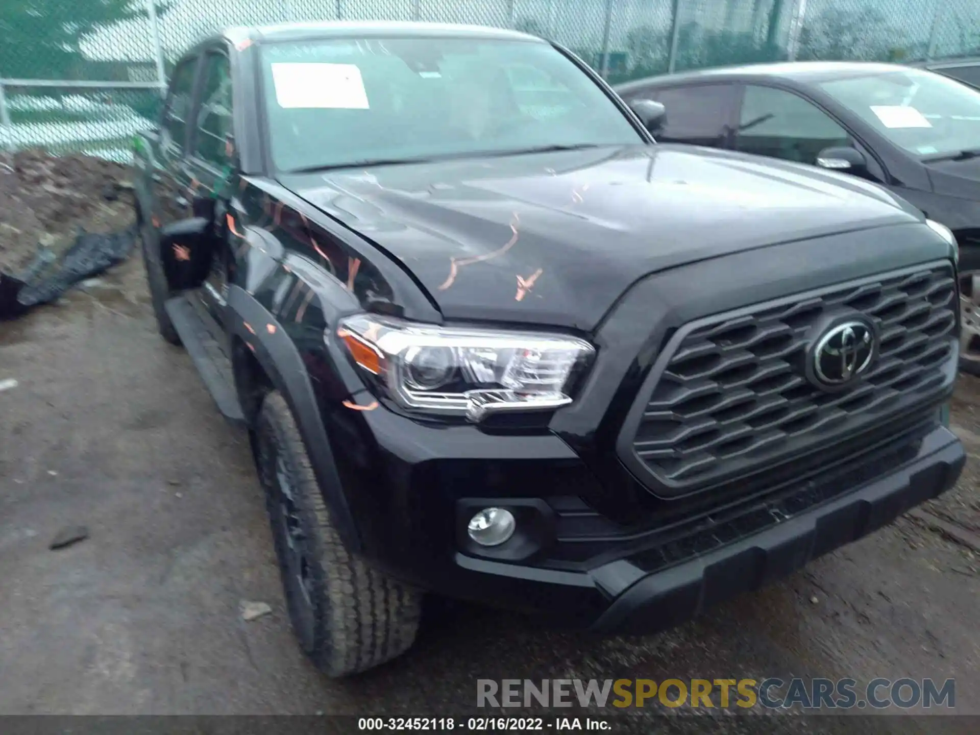 6 Photograph of a damaged car 3TMCZ5AN4NM454346 TOYOTA TACOMA 4WD 2022