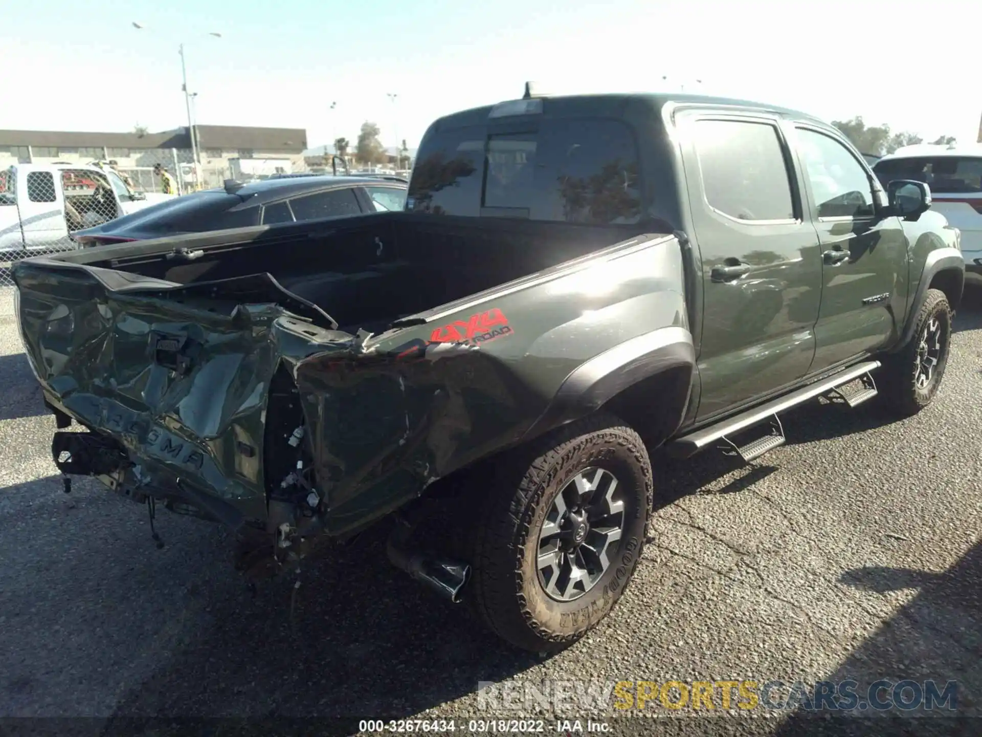 4 Photograph of a damaged car 3TMCZ5AN4NM467386 TOYOTA TACOMA 4WD 2022