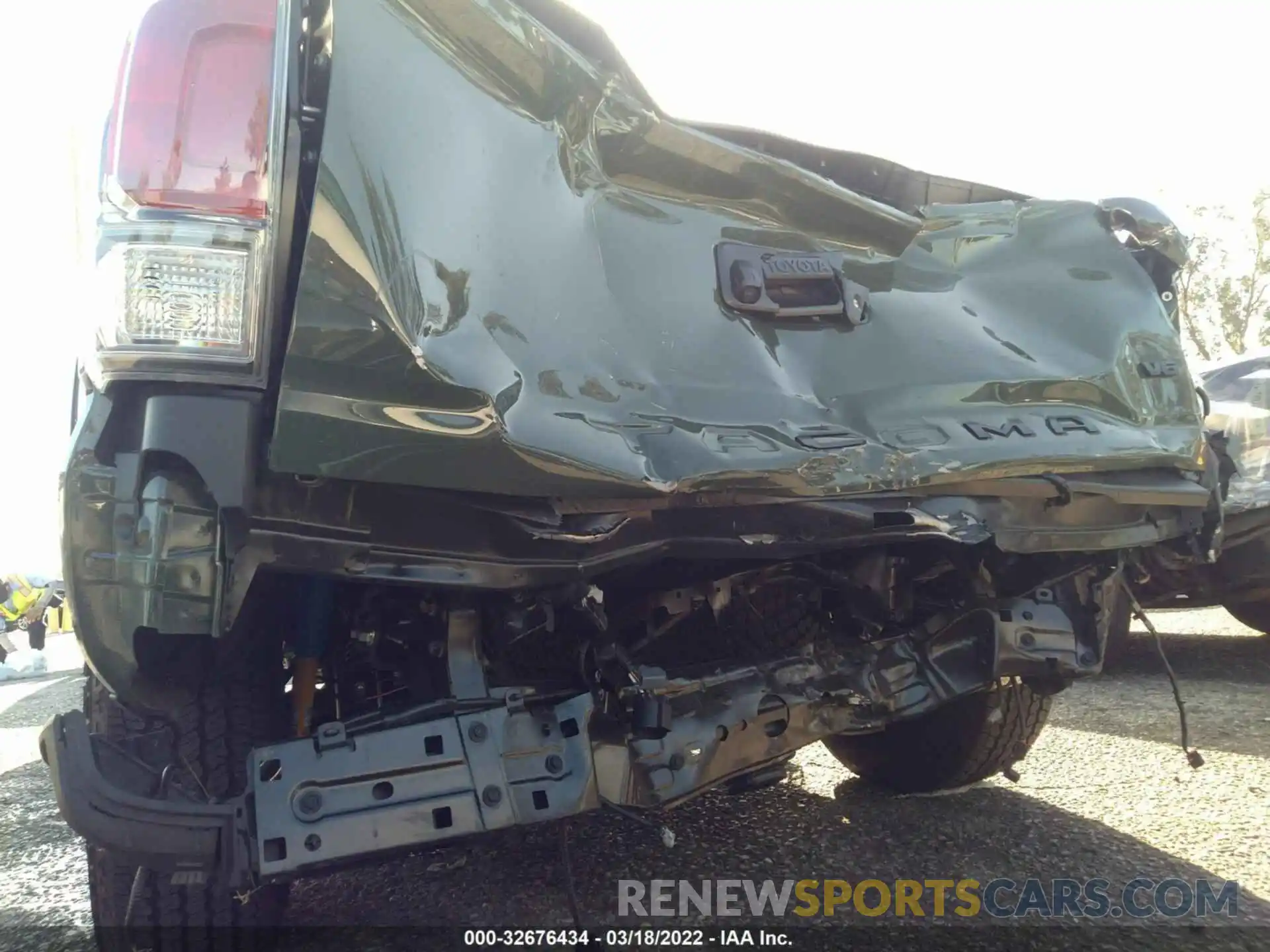 6 Photograph of a damaged car 3TMCZ5AN4NM467386 TOYOTA TACOMA 4WD 2022