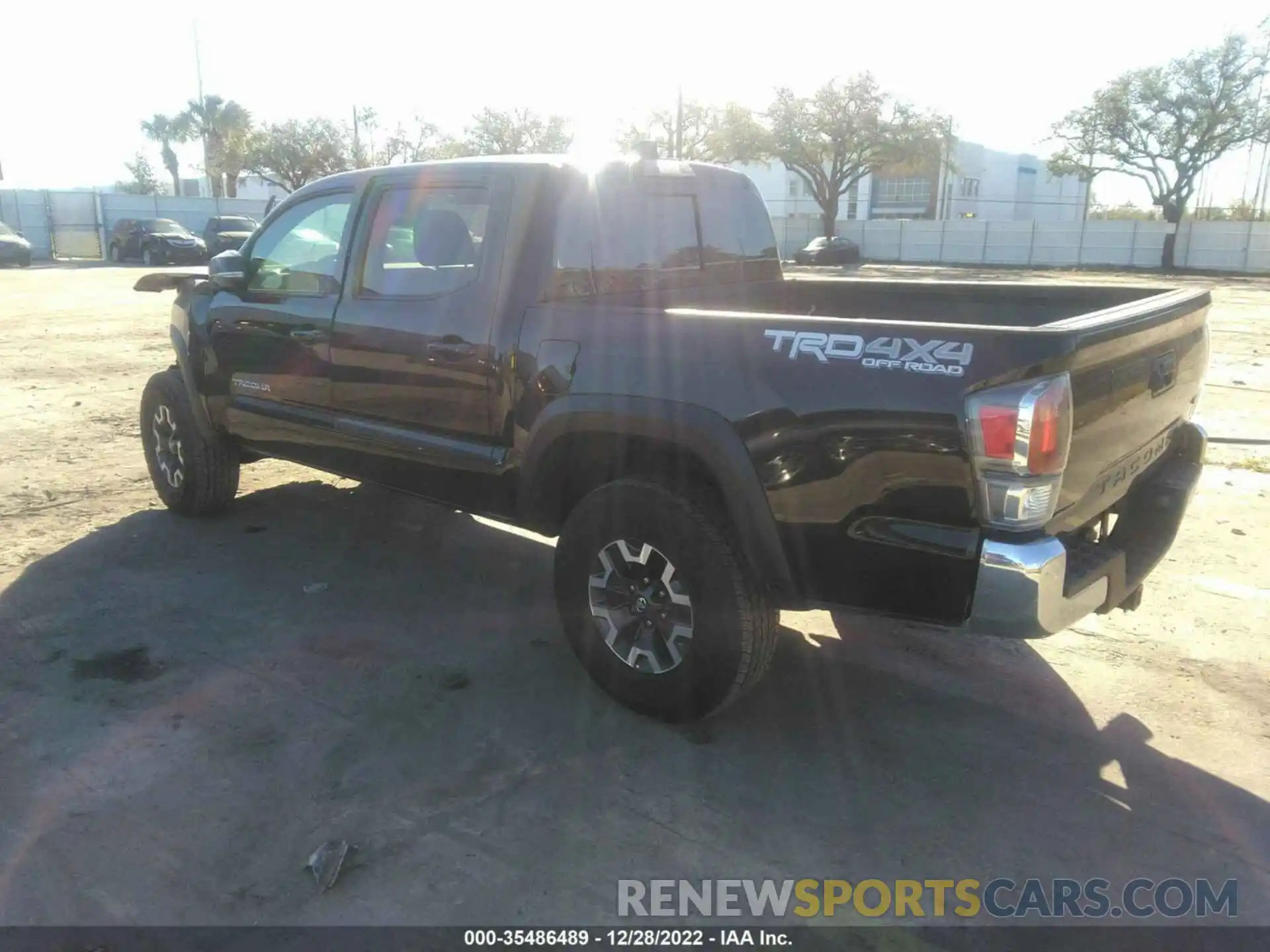 3 Photograph of a damaged car 3TMCZ5AN5NM490286 TOYOTA TACOMA 4WD 2022