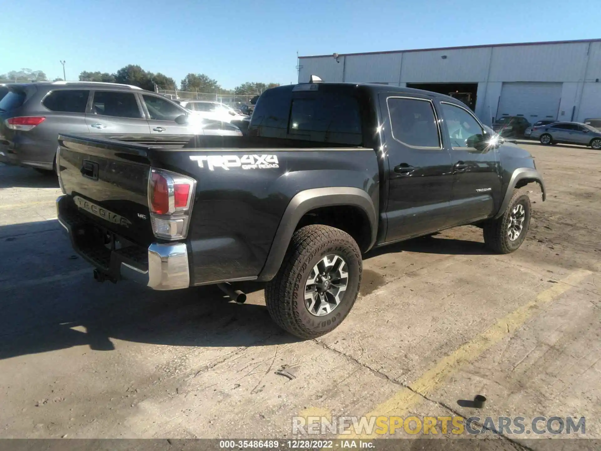 4 Photograph of a damaged car 3TMCZ5AN5NM490286 TOYOTA TACOMA 4WD 2022