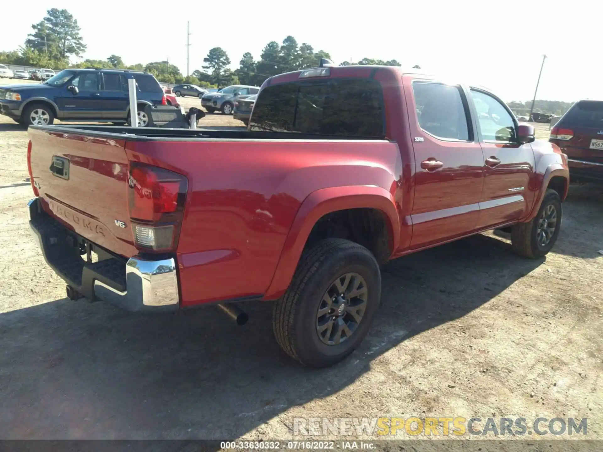 4 Photograph of a damaged car 3TMCZ5AN8NM486278 TOYOTA TACOMA 4WD 2022