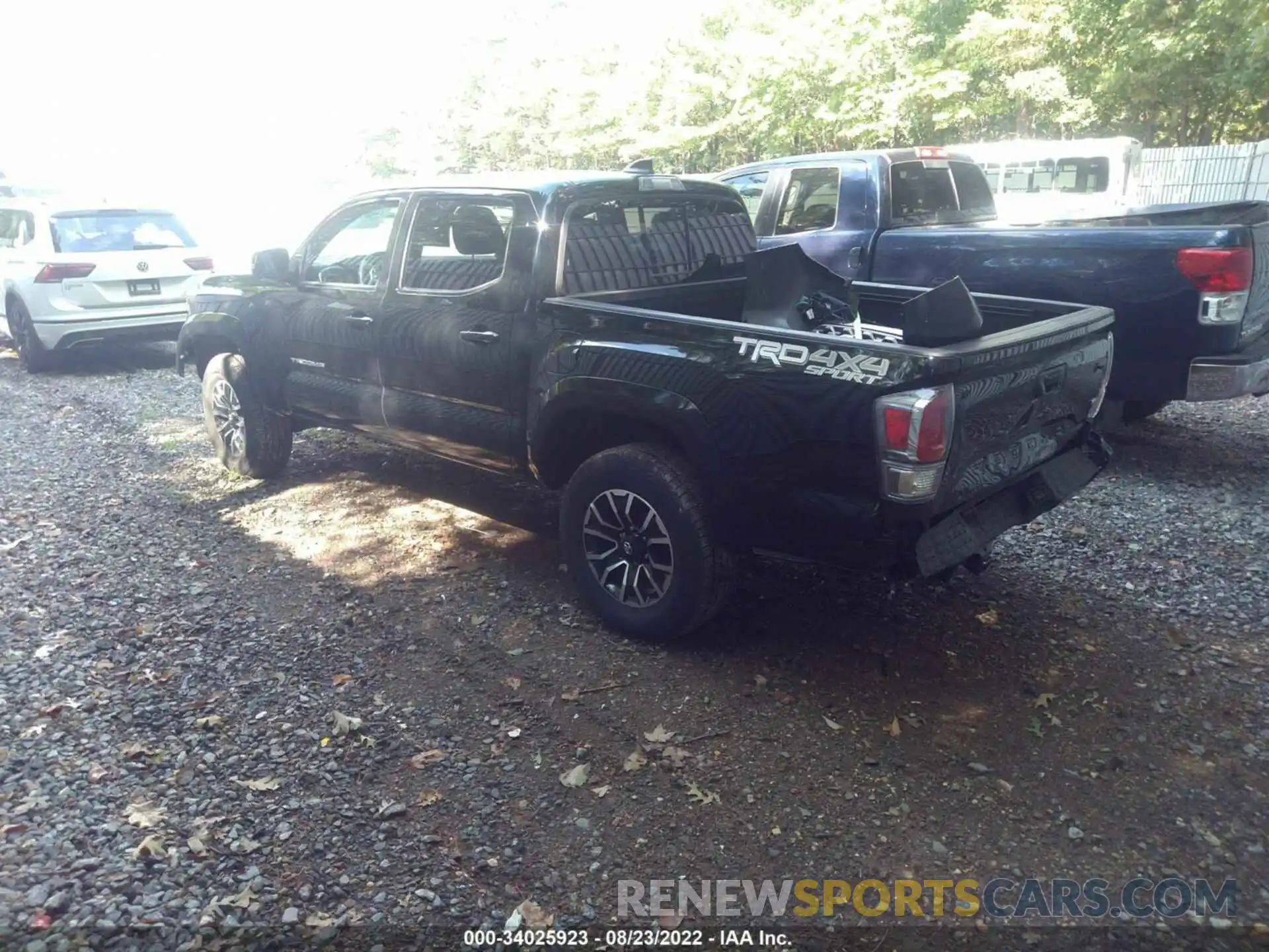 3 Photograph of a damaged car 3TMCZ5AN9NM487259 TOYOTA TACOMA 4WD 2022