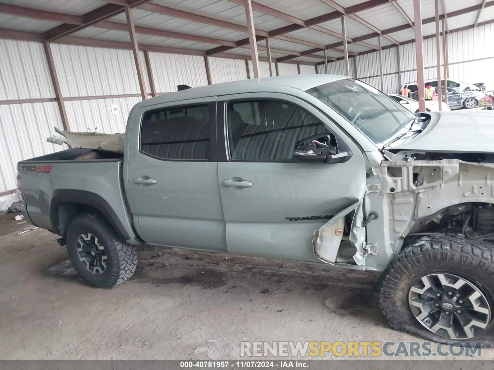 13 Photograph of a damaged car 3TMCZ5AN9NM503010 TOYOTA TACOMA 4WD 2022