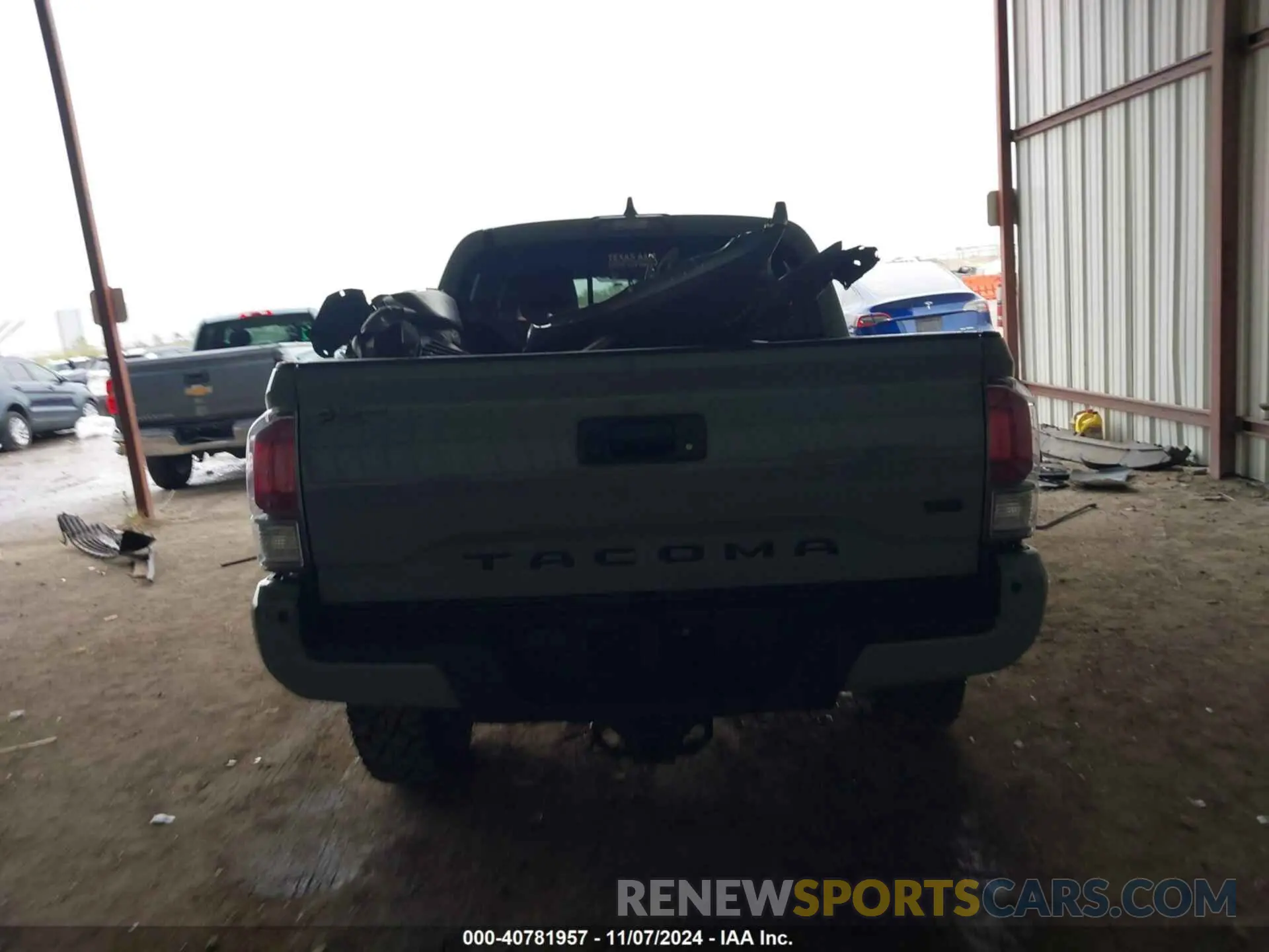 16 Photograph of a damaged car 3TMCZ5AN9NM503010 TOYOTA TACOMA 4WD 2022