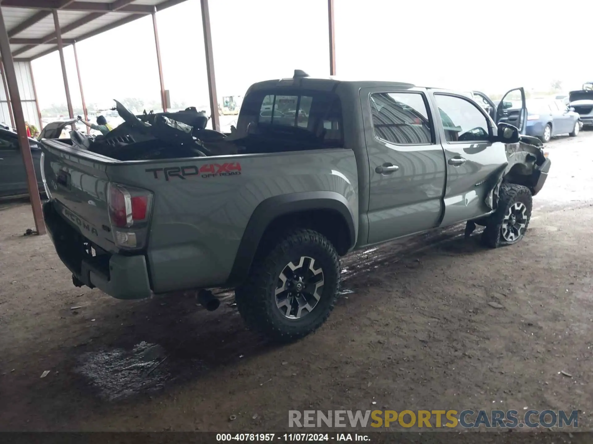 4 Photograph of a damaged car 3TMCZ5AN9NM503010 TOYOTA TACOMA 4WD 2022