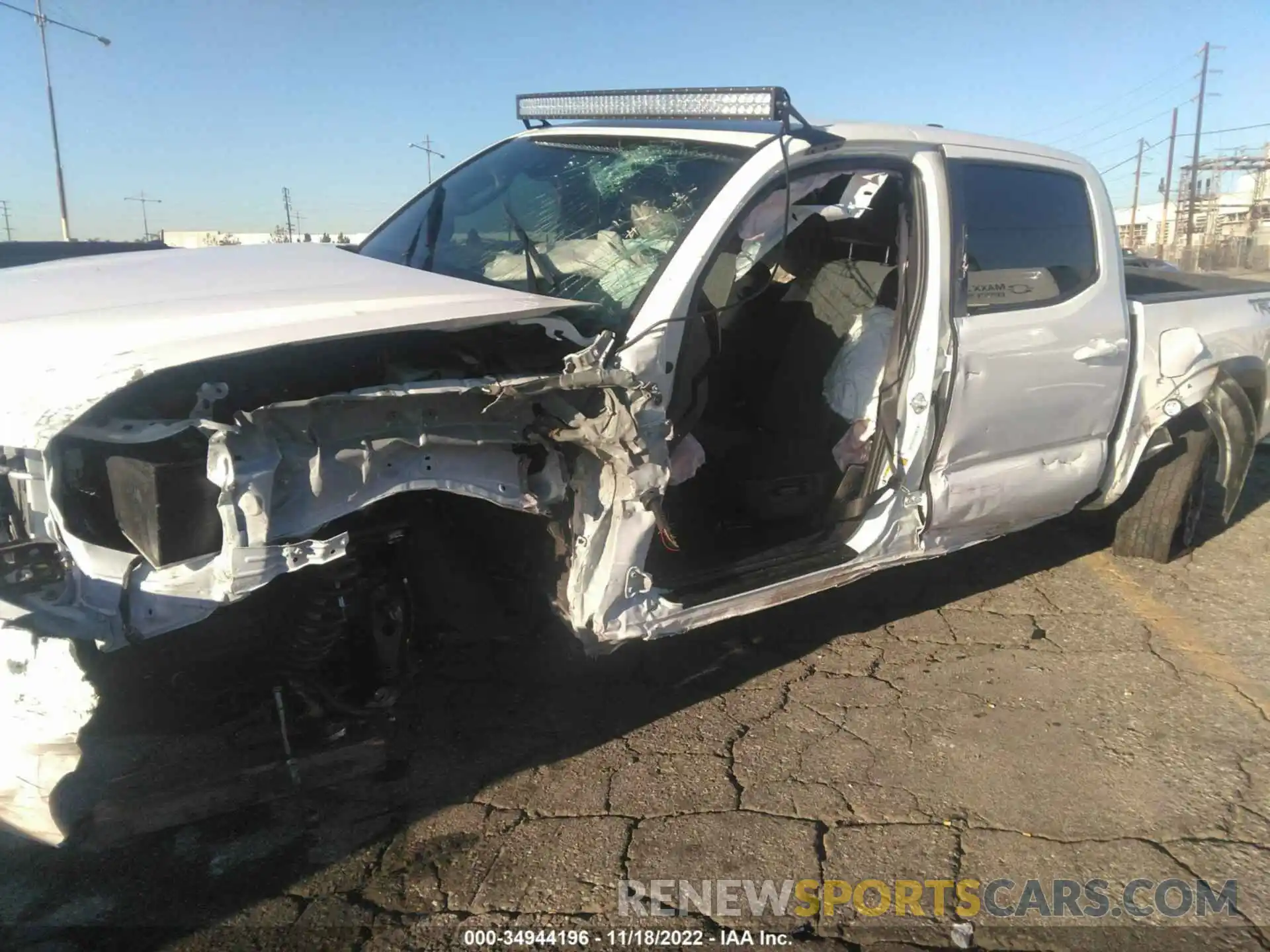 6 Photograph of a damaged car 3TYCZ5AN2NT088973 TOYOTA TACOMA 4WD 2022