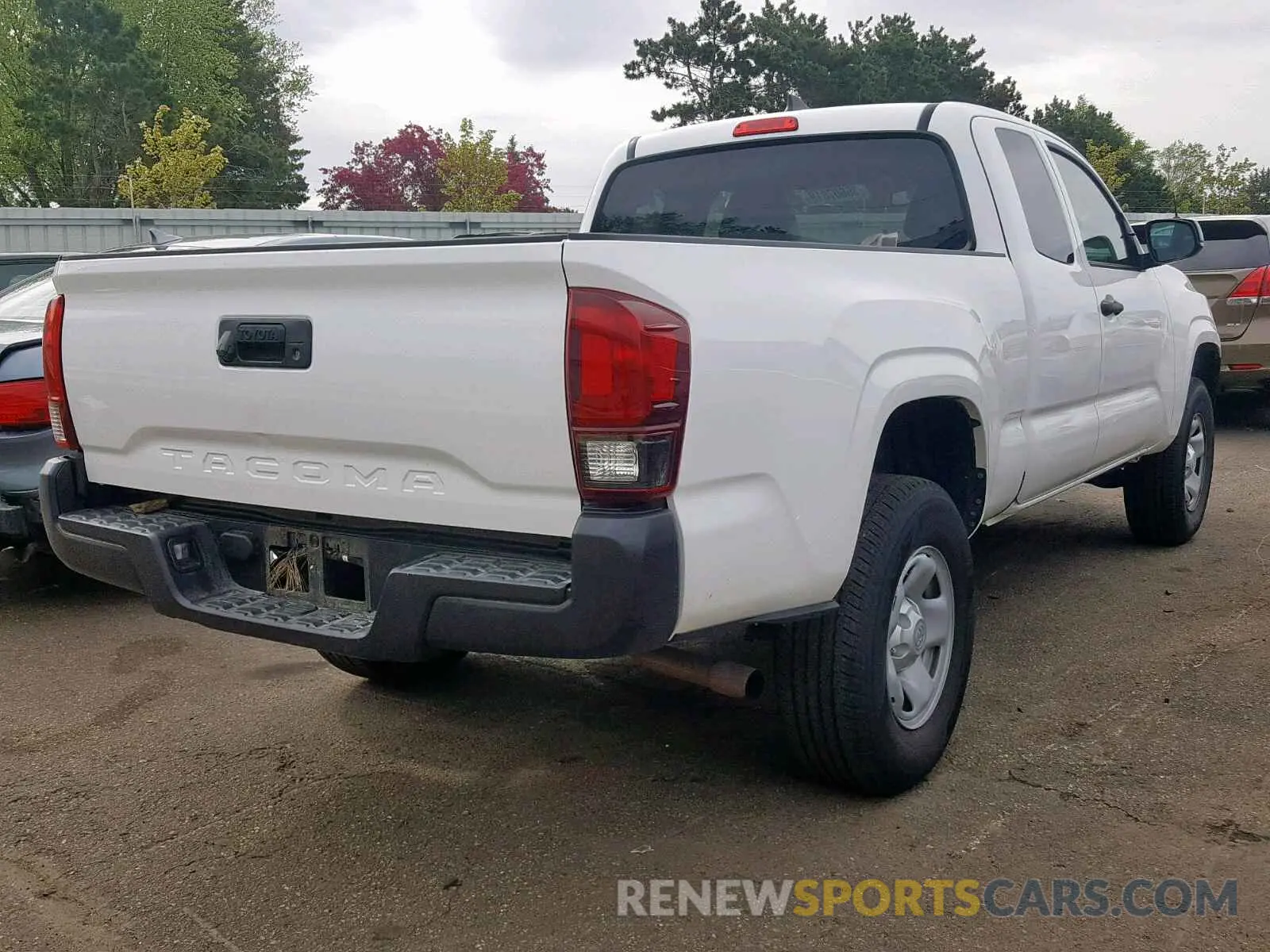 4 Photograph of a damaged car 5TFRX5GN2KX143379 TOYOTA TACOMA ACC 2019