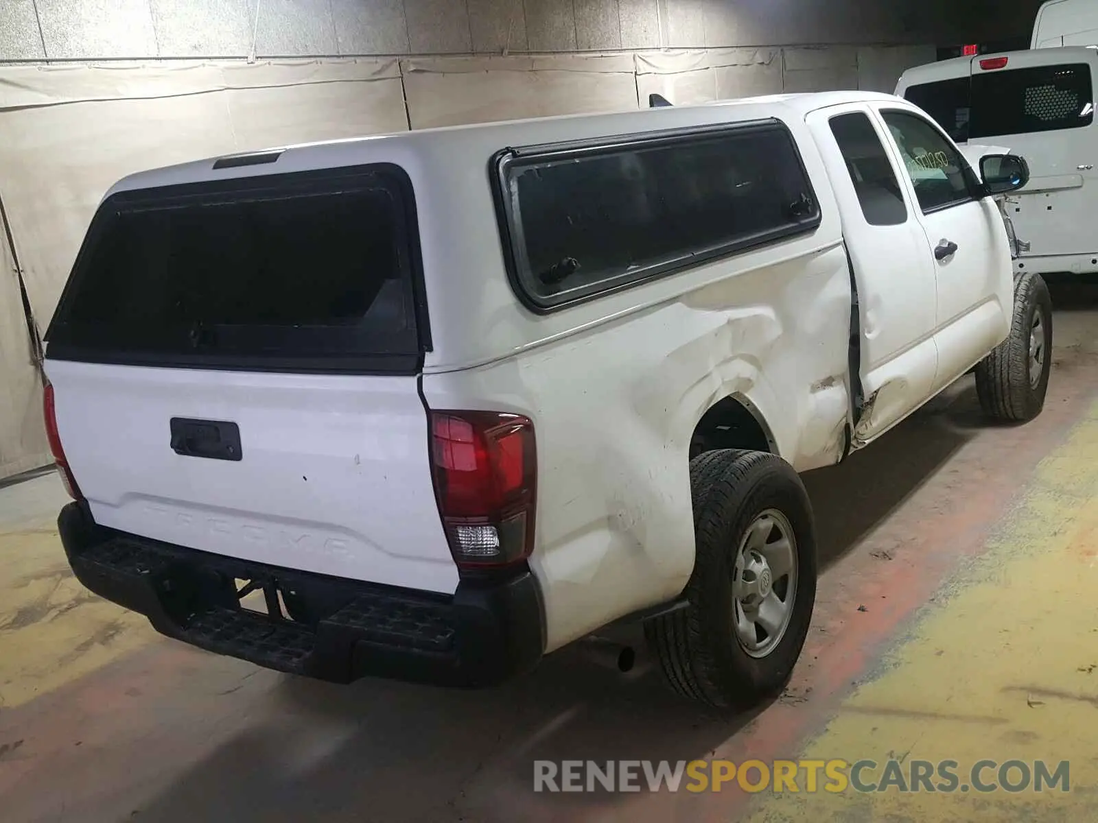 4 Photograph of a damaged car 5TFRX5GN8KX163233 TOYOTA TACOMA ACC 2019