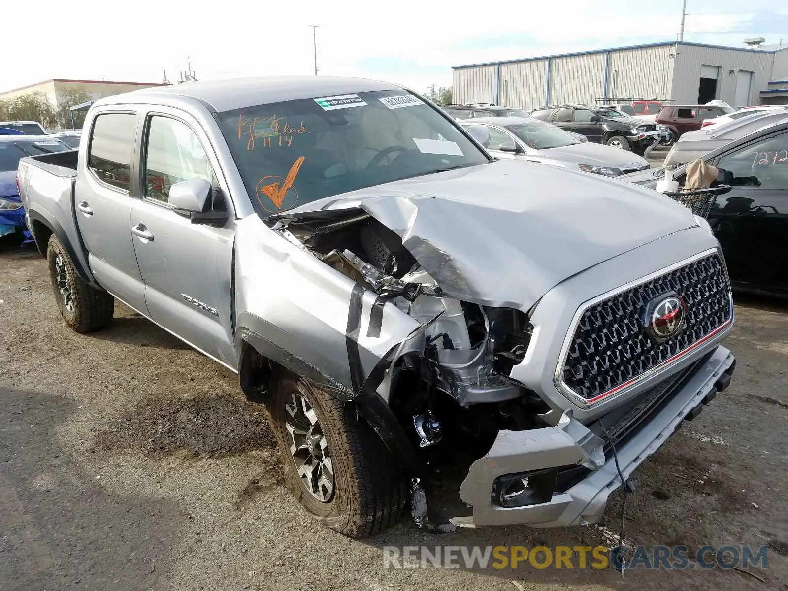 1 Photograph of a damaged car 3TMAZ5CNXKM096654 TOYOTA TACOMA DOU 2019