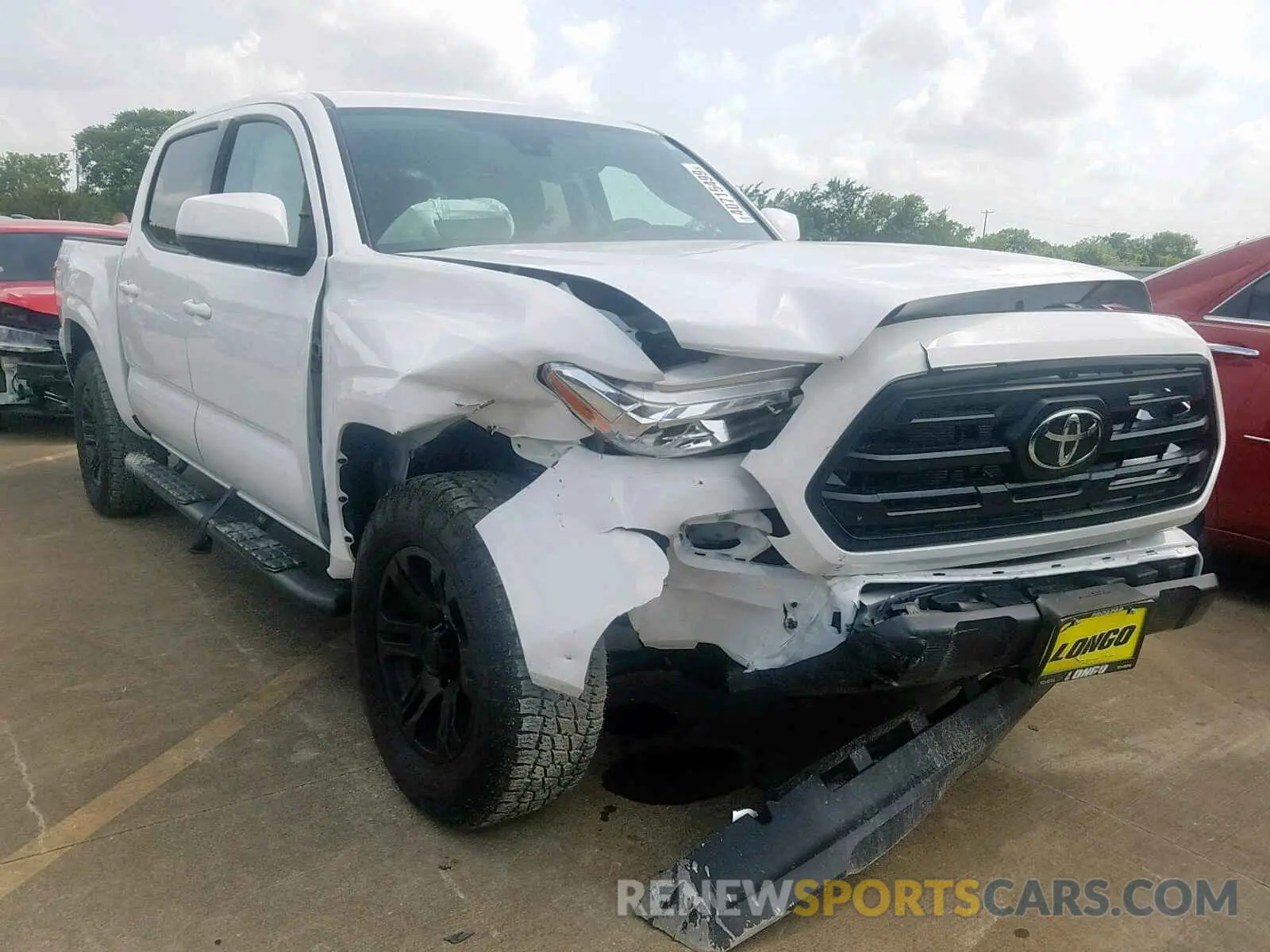 1 Photograph of a damaged car 5TFAX5GNXKX152585 TOYOTA TACOMA DOU 2019