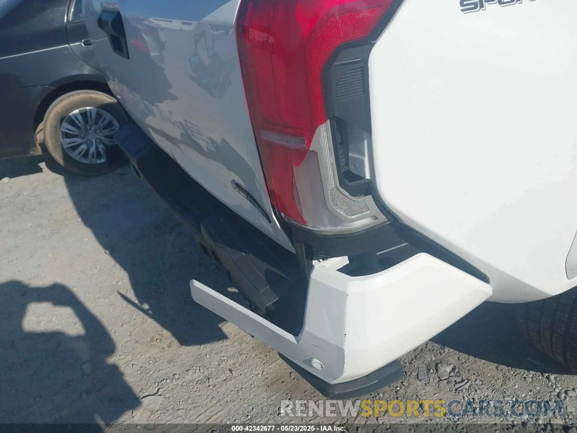 18 Photograph of a damaged car 3TYLC5LN5RT005203 TOYOTA TACOMA HYBRID 2024