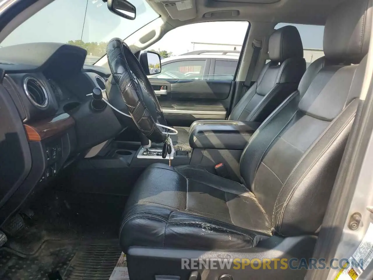 7 Photograph of a damaged car 5TFHY5F13EX371516 TOYOTA TUNDRA 2014
