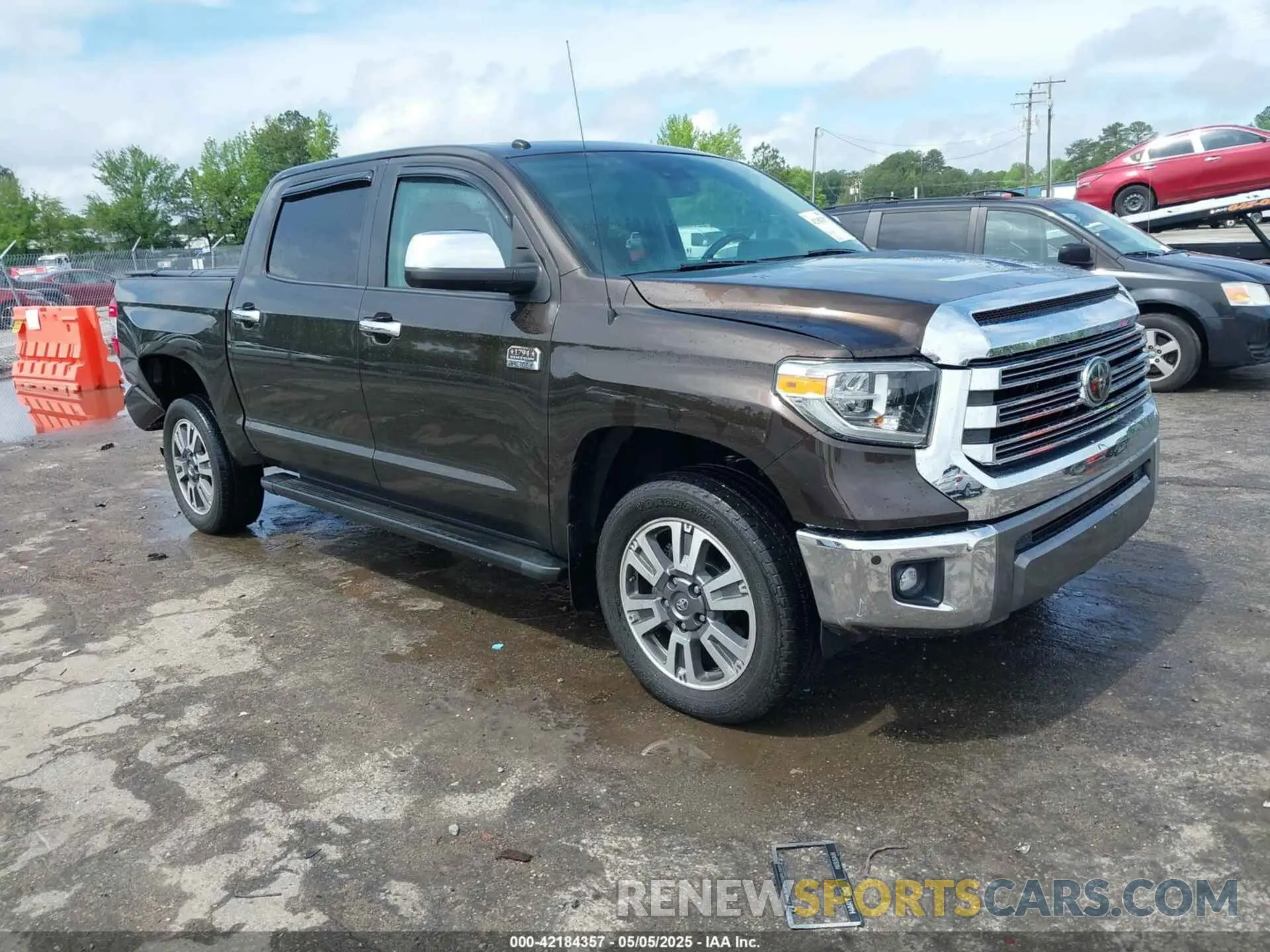 1 Photograph of a damaged car 5TFAY5F10KX854202 TOYOTA TUNDRA 2019