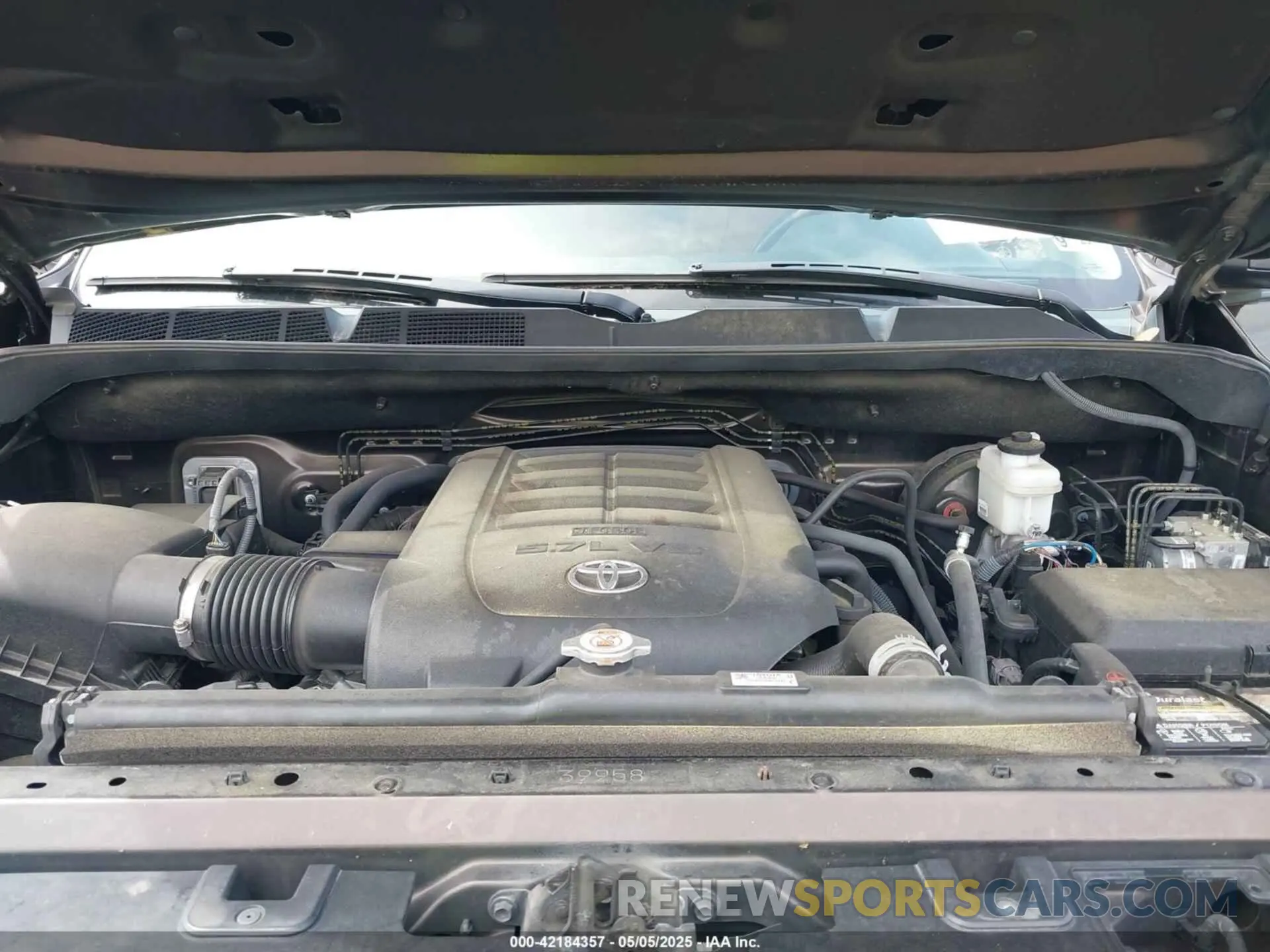 10 Photograph of a damaged car 5TFAY5F10KX854202 TOYOTA TUNDRA 2019