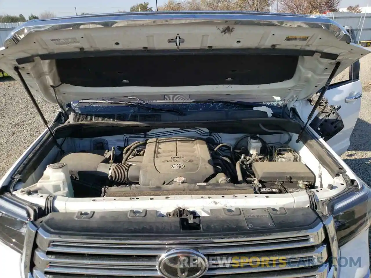 7 Photograph of a damaged car 5TFAY5F11KX799985 TOYOTA TUNDRA 2019