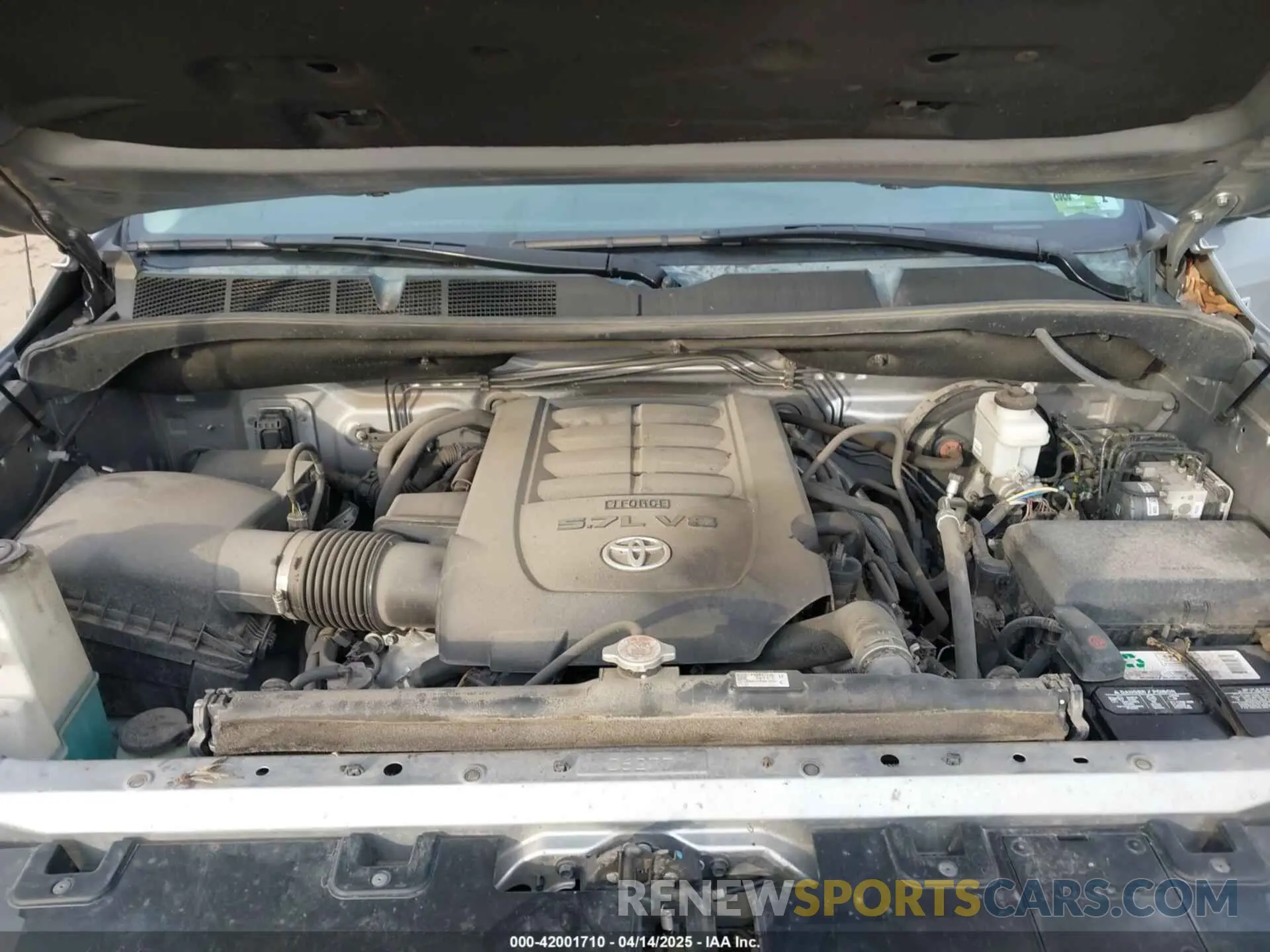 10 Photograph of a damaged car 5TFAY5F11KX848702 TOYOTA TUNDRA 2019