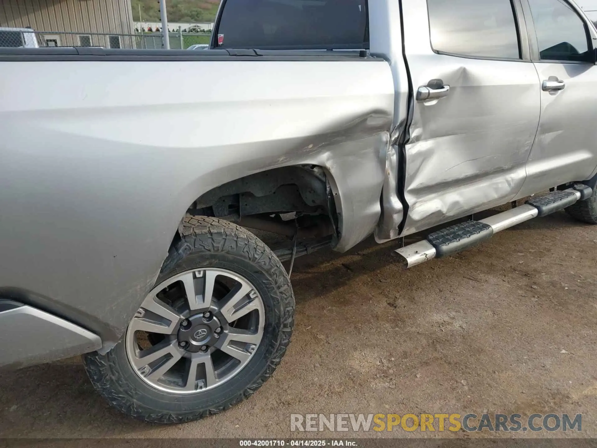 18 Photograph of a damaged car 5TFAY5F11KX848702 TOYOTA TUNDRA 2019