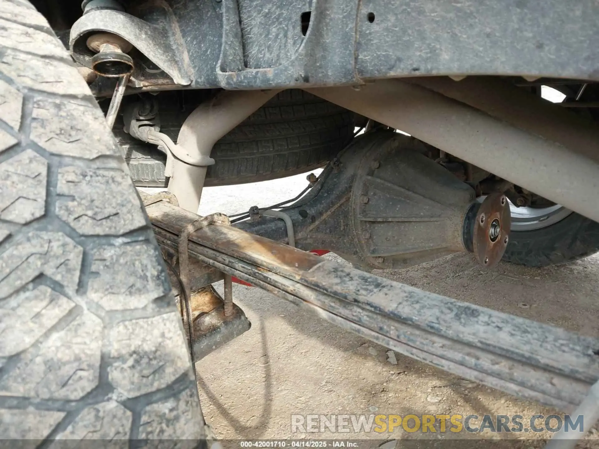 19 Photograph of a damaged car 5TFAY5F11KX848702 TOYOTA TUNDRA 2019