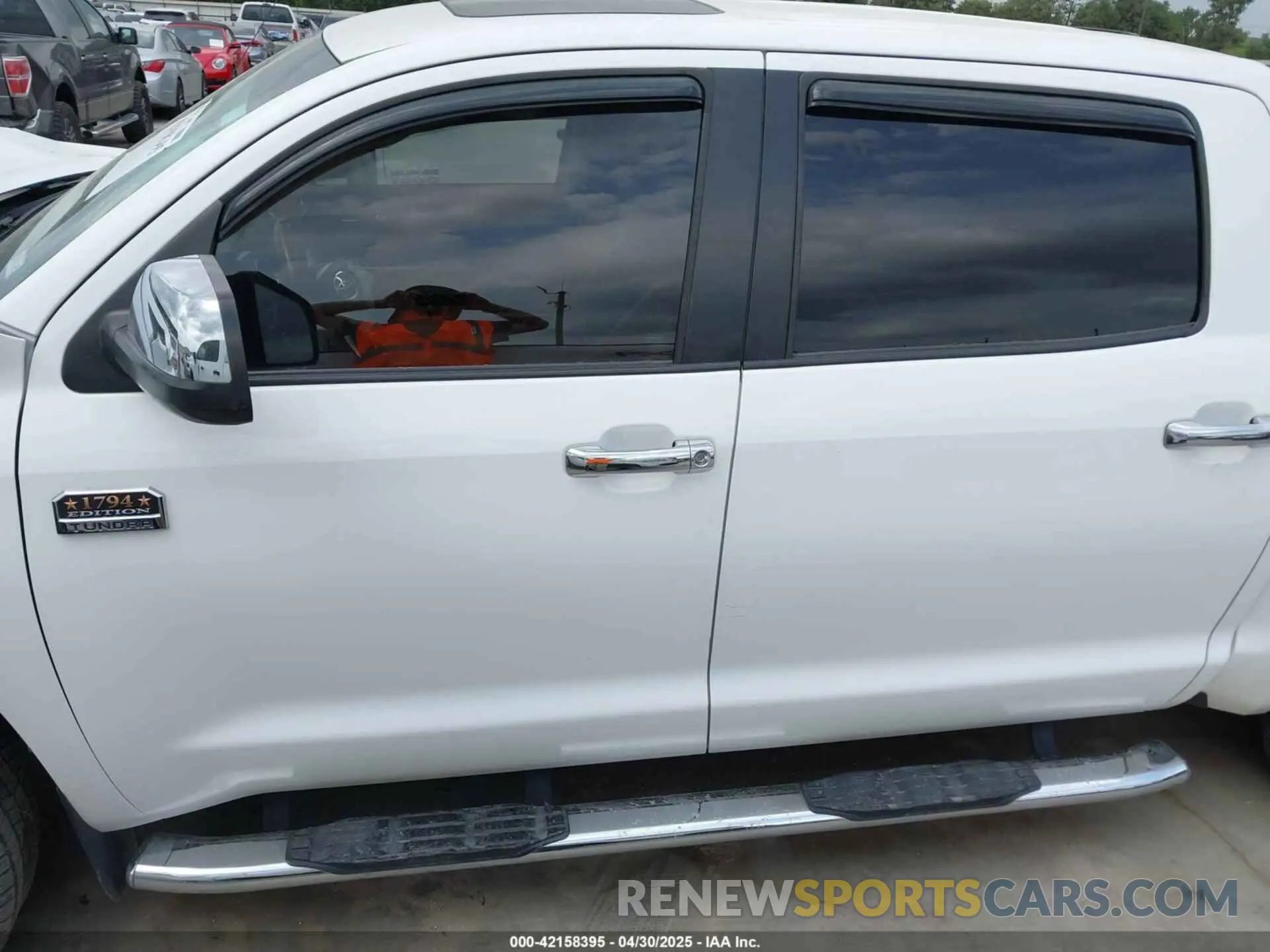 15 Photograph of a damaged car 5TFAY5F11KX854581 TOYOTA TUNDRA 2019
