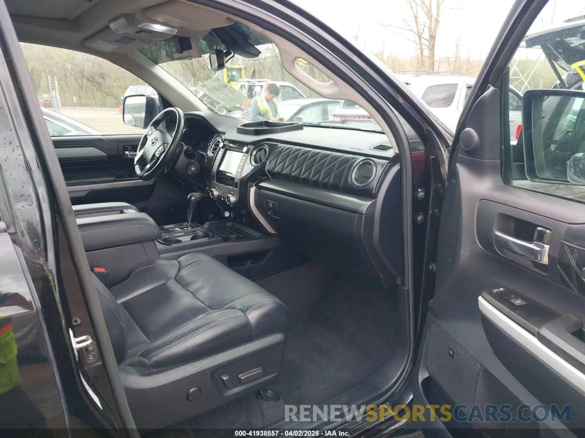 5 Photograph of a damaged car 5TFAY5F14KX791024 TOYOTA TUNDRA 2019