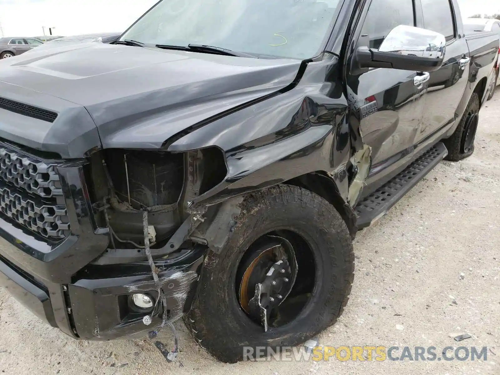 9 Photograph of a damaged car 5TFAY5F15KX781991 TOYOTA TUNDRA 2019