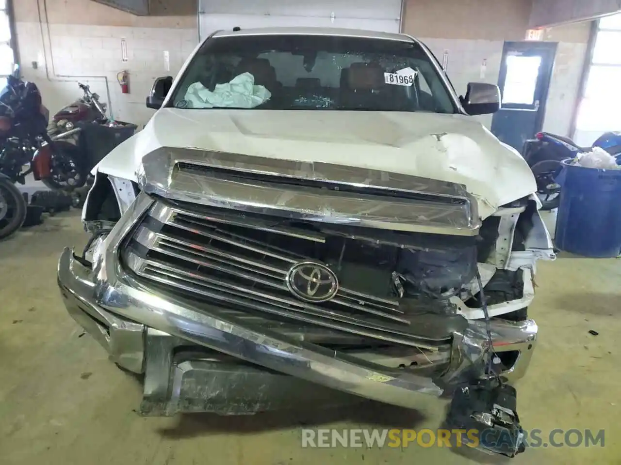 5 Photograph of a damaged car 5TFAY5F15KX798239 TOYOTA TUNDRA 2019