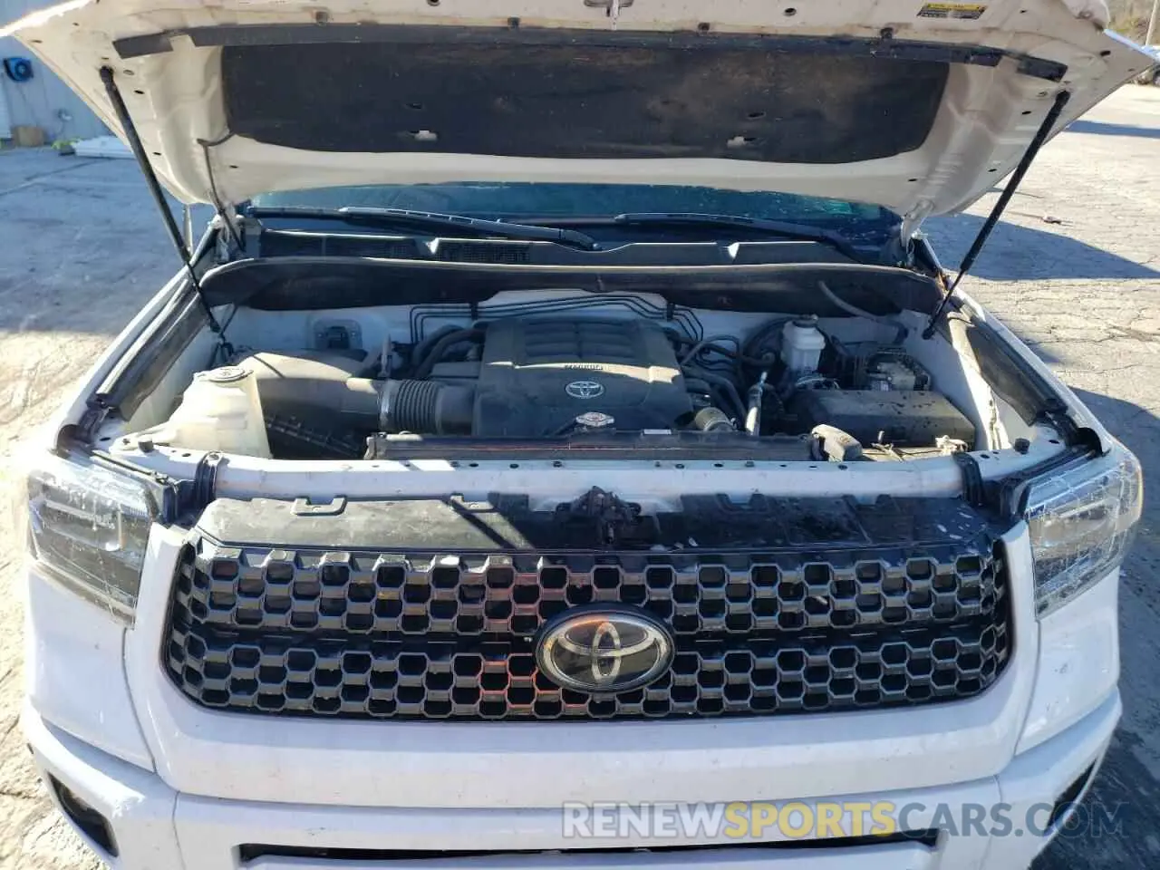 11 Photograph of a damaged car 5TFAY5F16KX790487 TOYOTA TUNDRA 2019