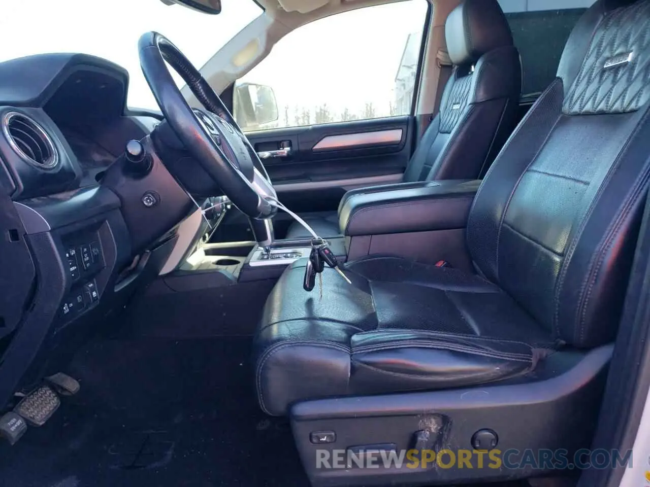7 Photograph of a damaged car 5TFAY5F16KX790487 TOYOTA TUNDRA 2019