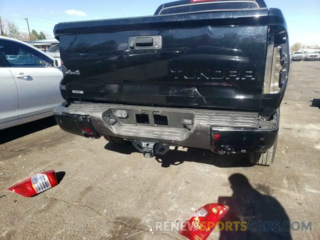 9 Photograph of a damaged car 5TFAY5F16KX859565 TOYOTA TUNDRA 2019