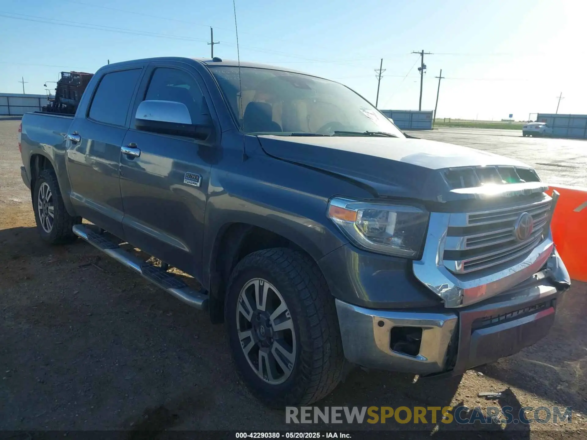 1 Photograph of a damaged car 5TFAY5F17KX791678 TOYOTA TUNDRA 2019