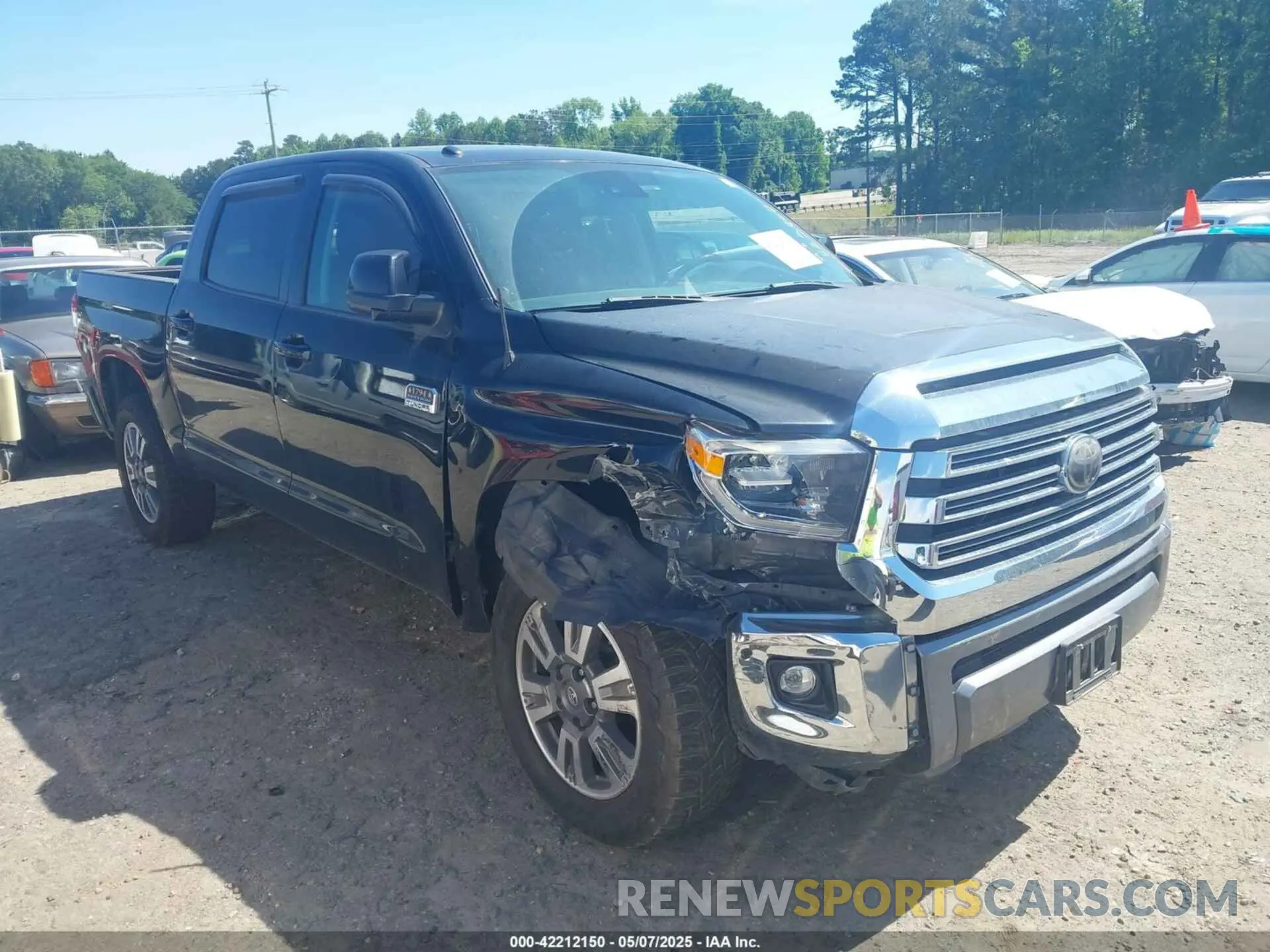 1 Photograph of a damaged car 5TFAY5F17KX825862 TOYOTA TUNDRA 2019
