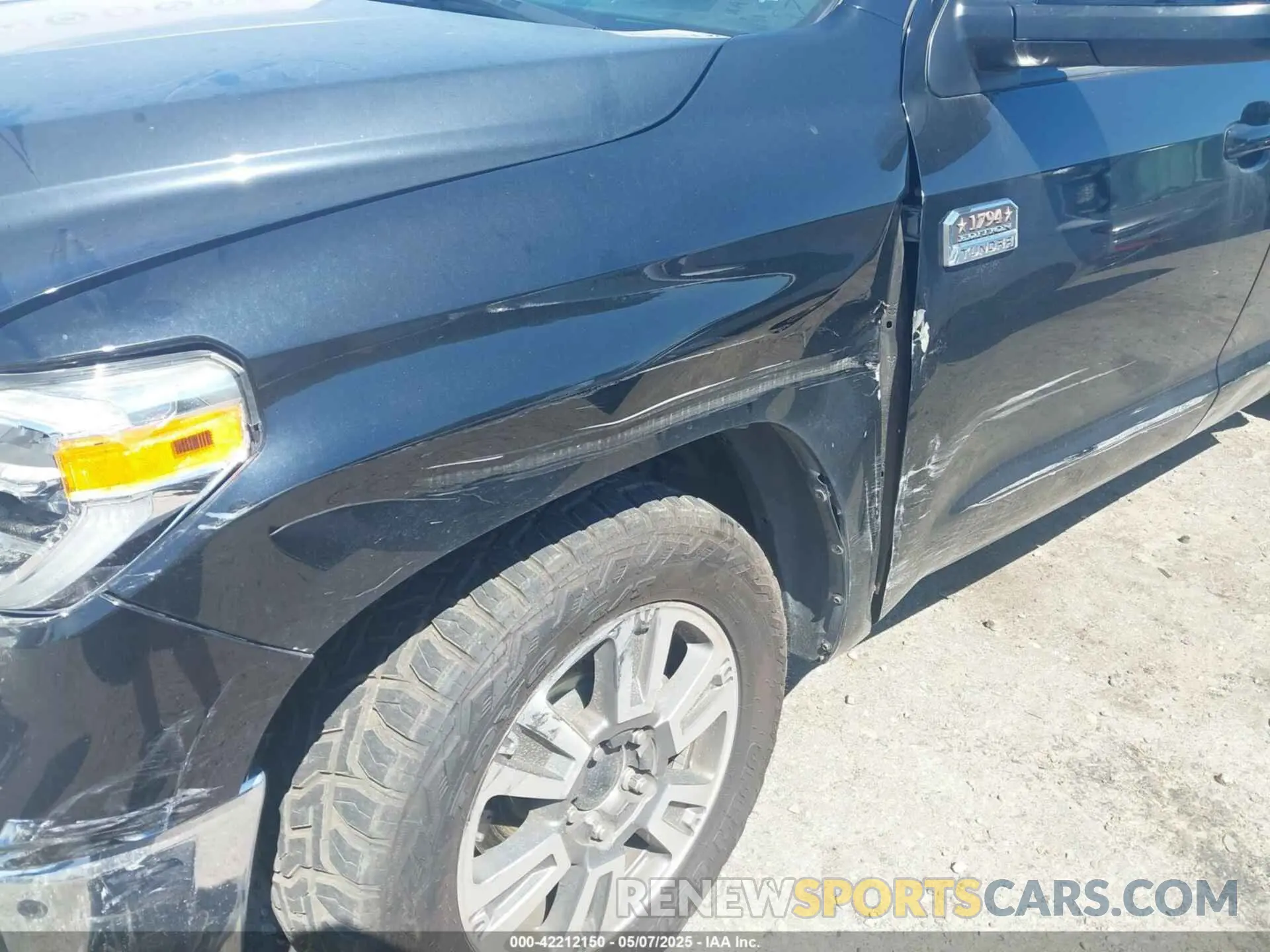16 Photograph of a damaged car 5TFAY5F17KX825862 TOYOTA TUNDRA 2019