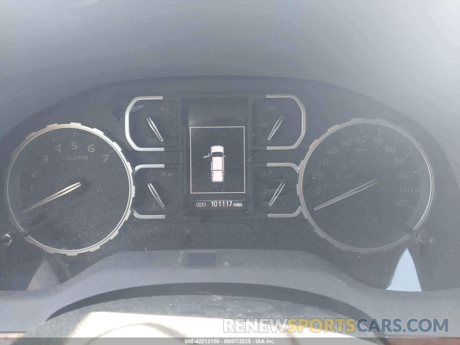 7 Photograph of a damaged car 5TFAY5F17KX825862 TOYOTA TUNDRA 2019
