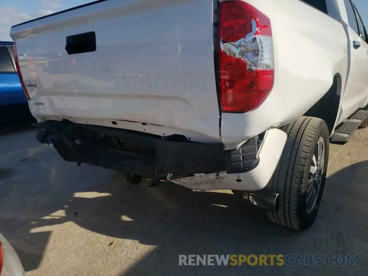 9 Photograph of a damaged car 5TFAY5F18KX830553 TOYOTA TUNDRA 2019