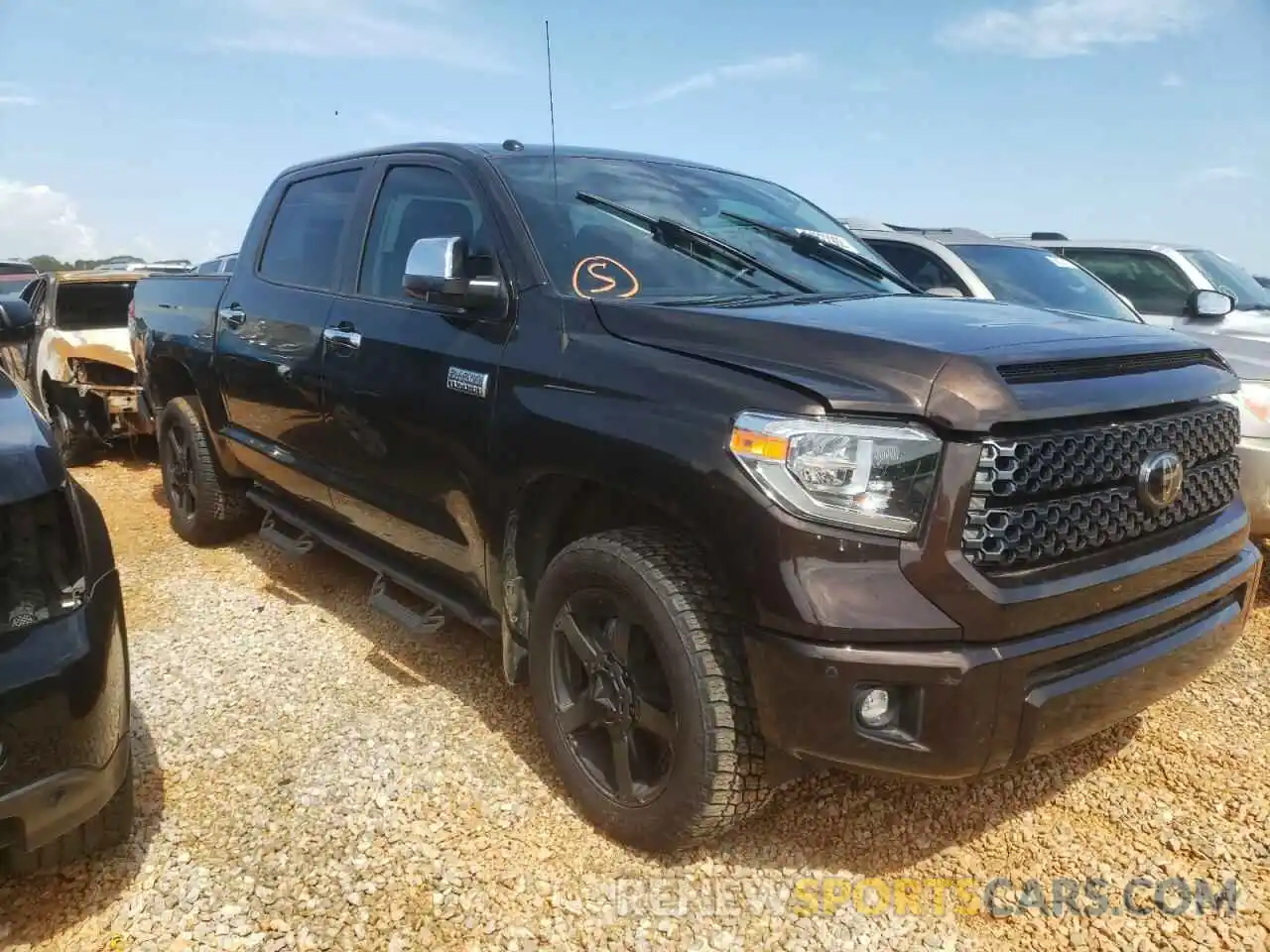 1 Photograph of a damaged car 5TFAY5F18KX835641 TOYOTA TUNDRA 2019