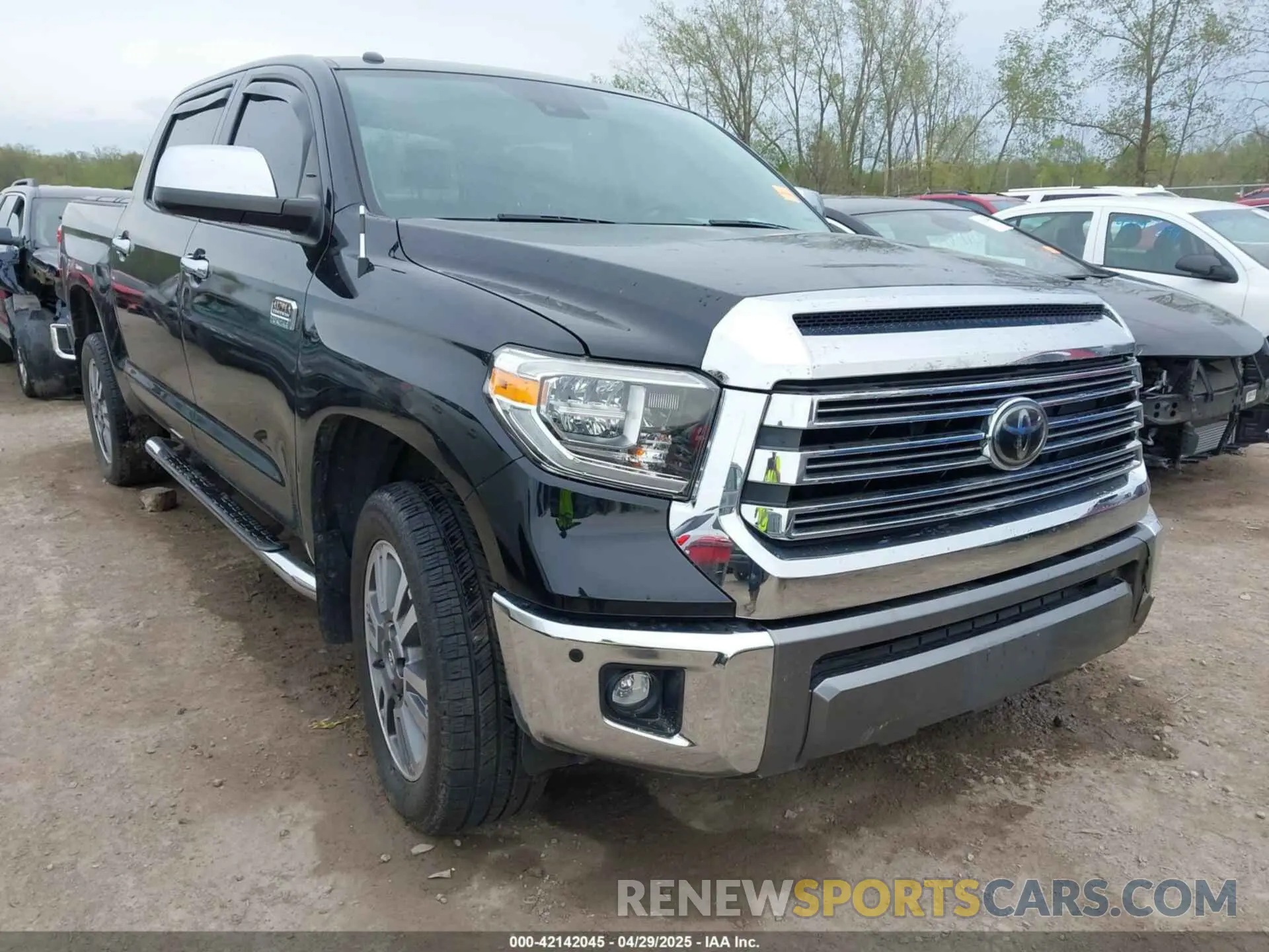 1 Photograph of a damaged car 5TFAY5F19KX808531 TOYOTA TUNDRA 2019