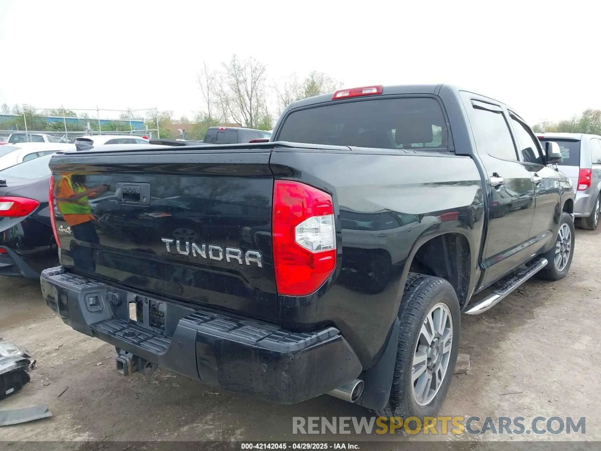 4 Photograph of a damaged car 5TFAY5F19KX808531 TOYOTA TUNDRA 2019