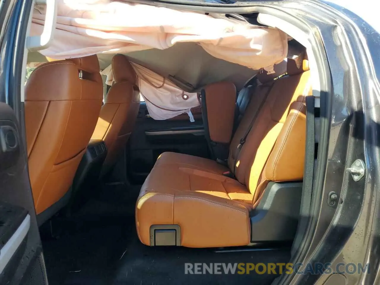 10 Photograph of a damaged car 5TFAY5F1XKX807601 TOYOTA TUNDRA 2019