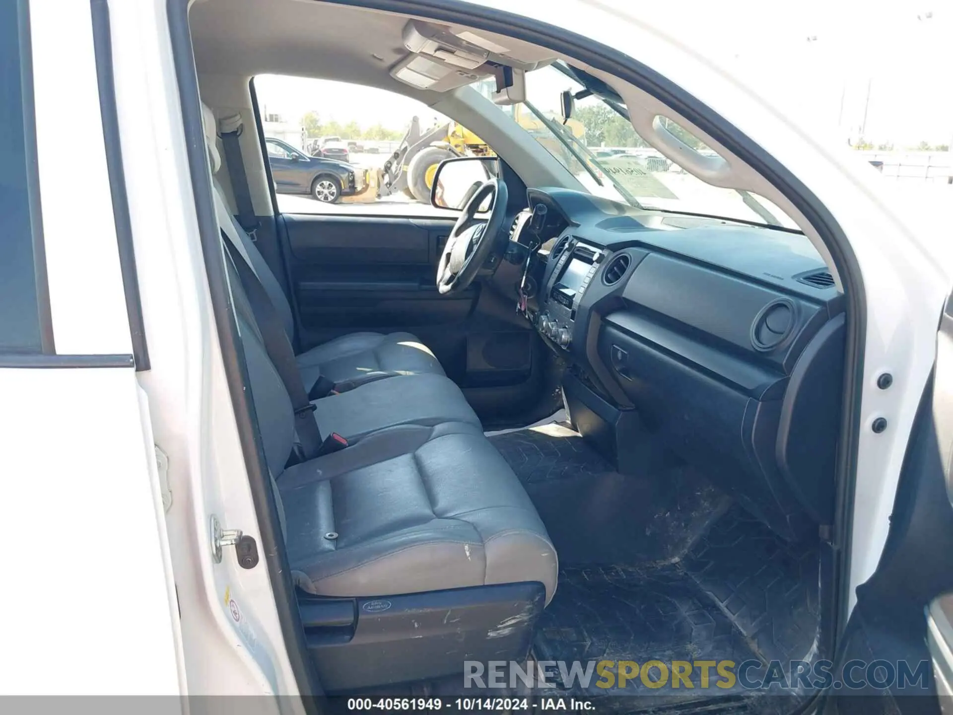 5 Photograph of a damaged car 5TFCY5F11KX024207 TOYOTA TUNDRA 2019