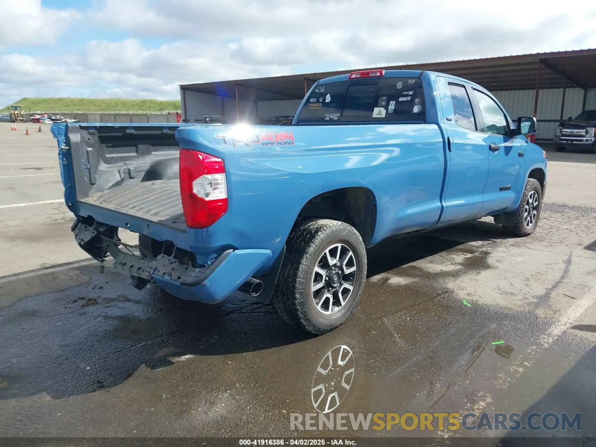 4 Photograph of a damaged car 5TFCY5F1XKX024481 TOYOTA TUNDRA 2019
