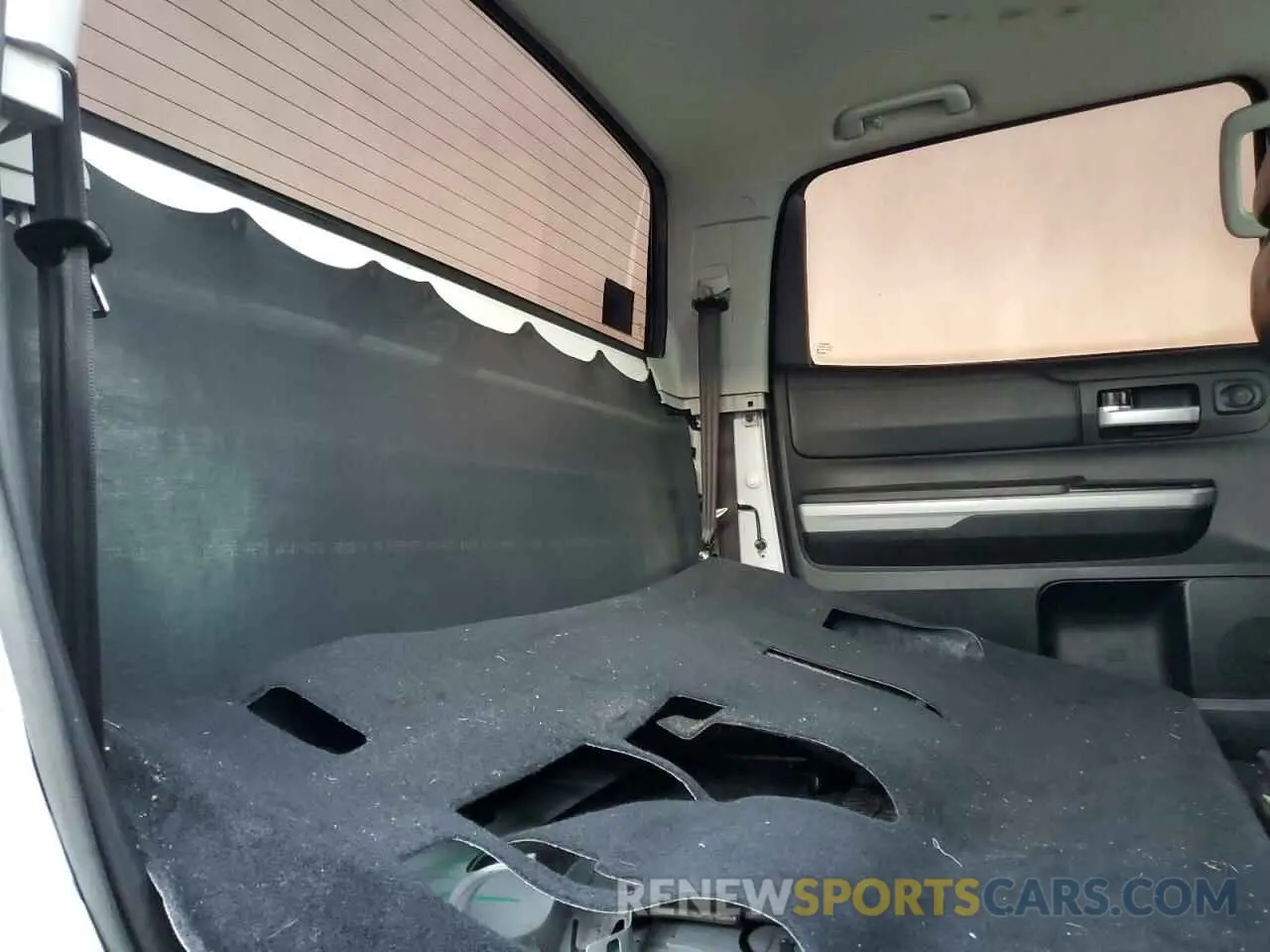 10 Photograph of a damaged car 5TFDW5F10KX781206 TOYOTA TUNDRA 2019