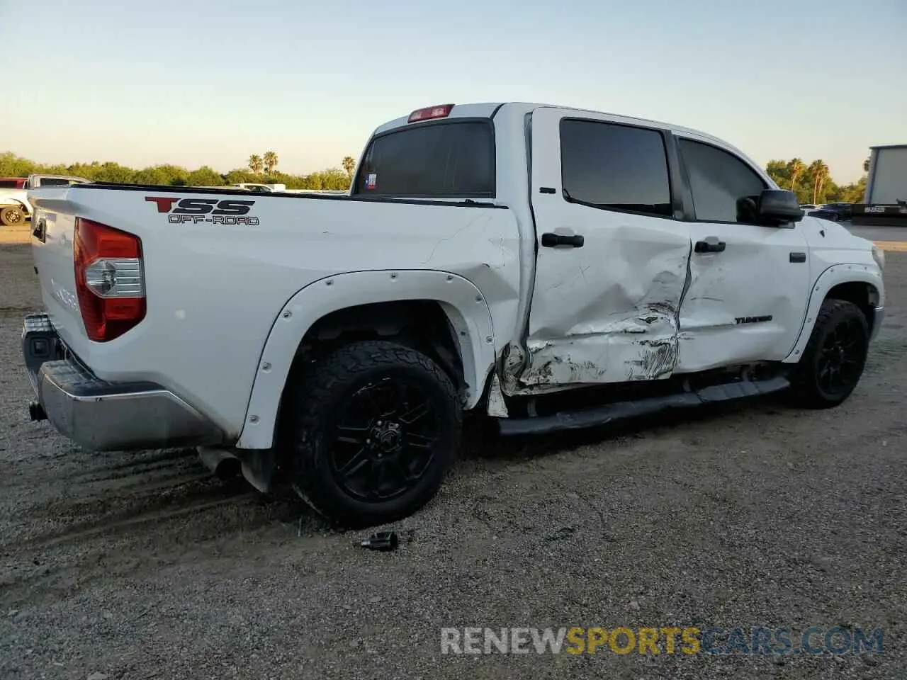 3 Photograph of a damaged car 5TFDW5F10KX781206 TOYOTA TUNDRA 2019