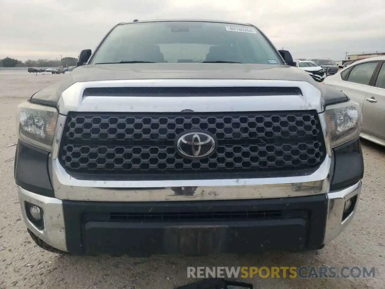 5 Photograph of a damaged car 5TFDW5F10KX796367 TOYOTA TUNDRA 2019