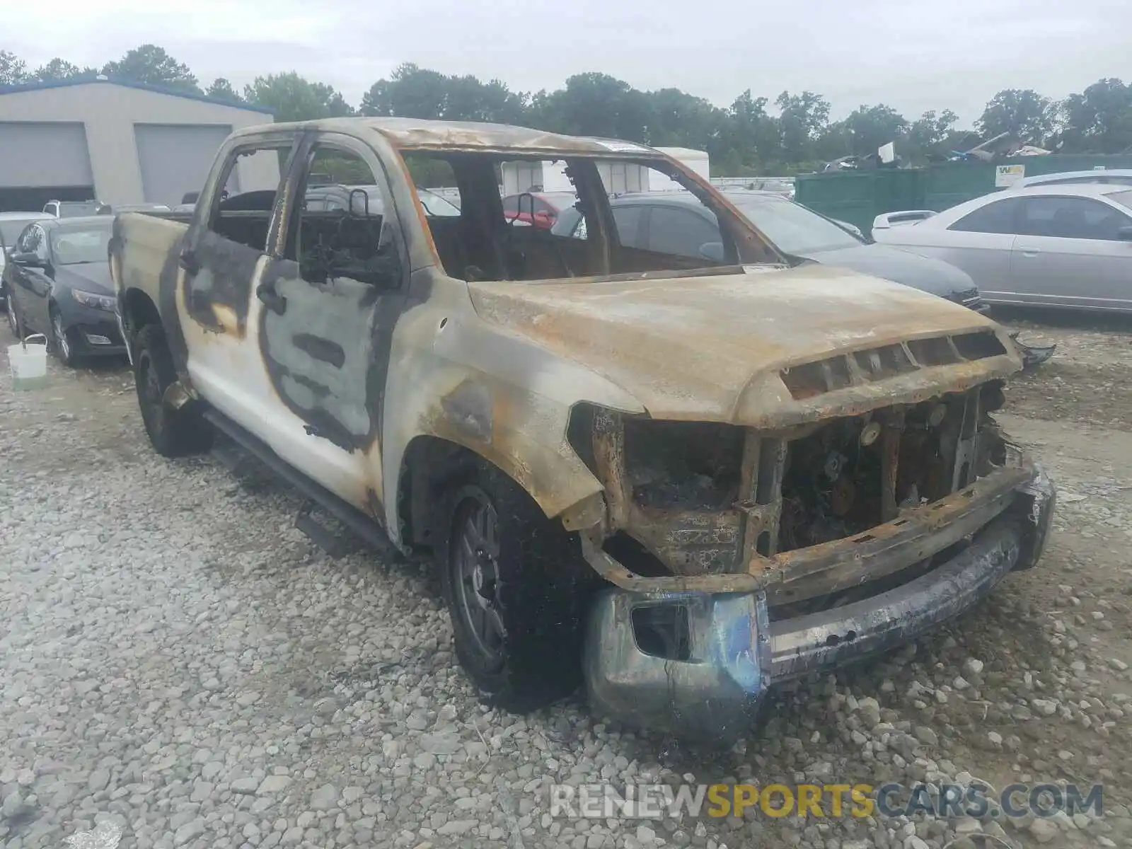 1 Photograph of a damaged car 5TFDW5F10KX800384 TOYOTA TUNDRA 2019