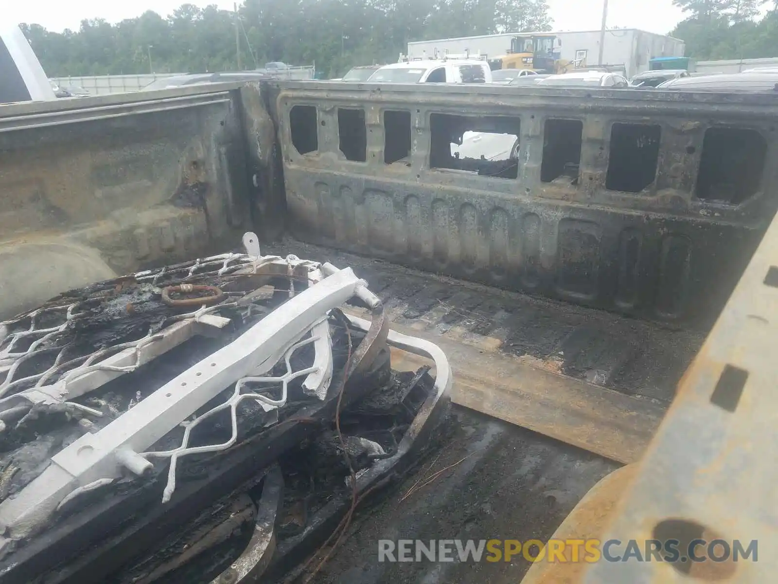 10 Photograph of a damaged car 5TFDW5F10KX800384 TOYOTA TUNDRA 2019